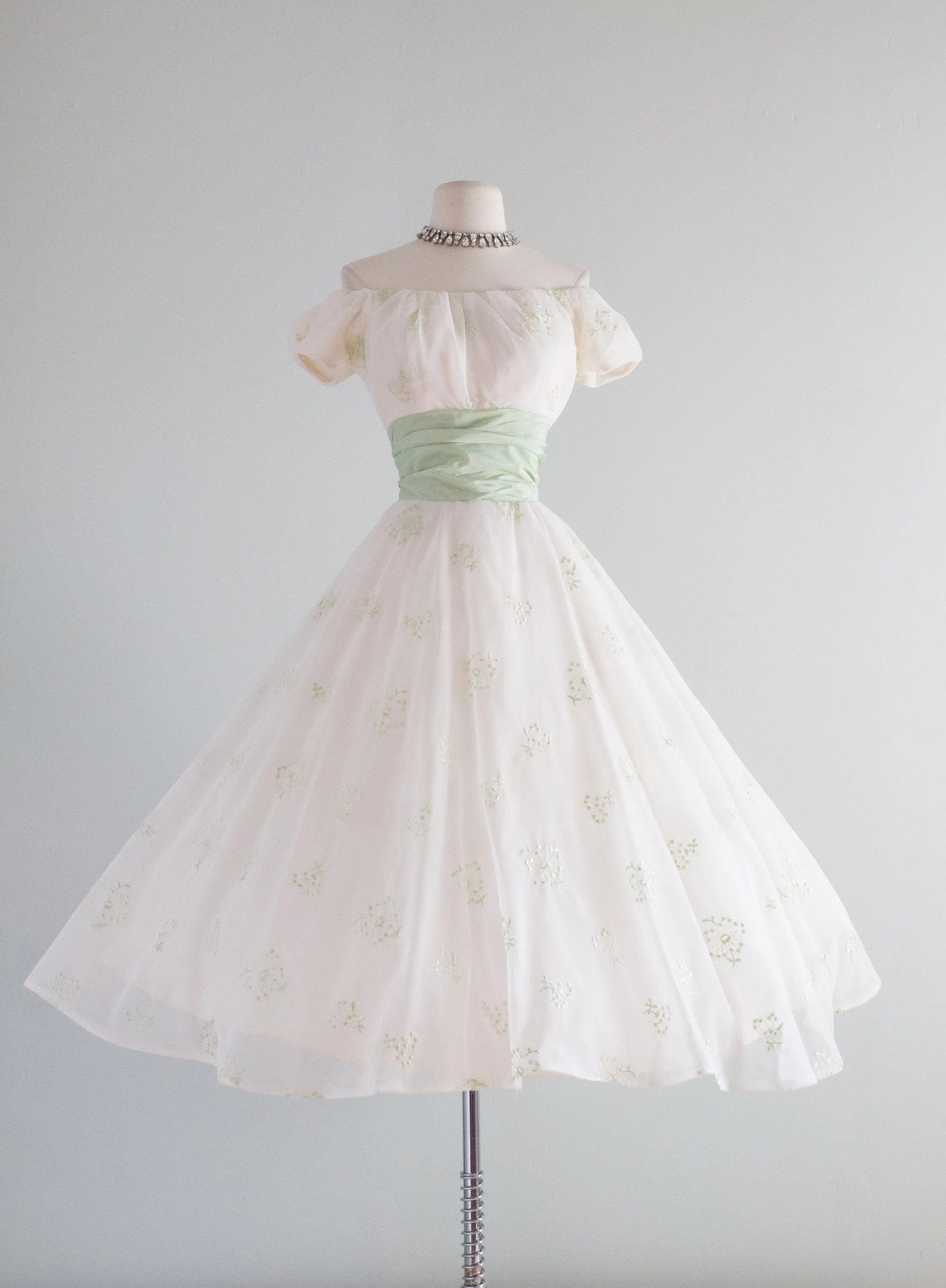 1950's Party Dress With Celadon Green Bow and Embroidery / Waist 24"